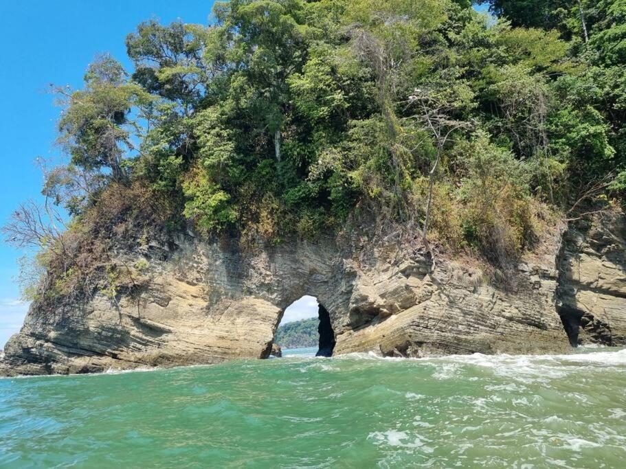 Villa Amor Del Mar With Breathtaking View Of Ocean & Jungle Dominical Bagian luar foto